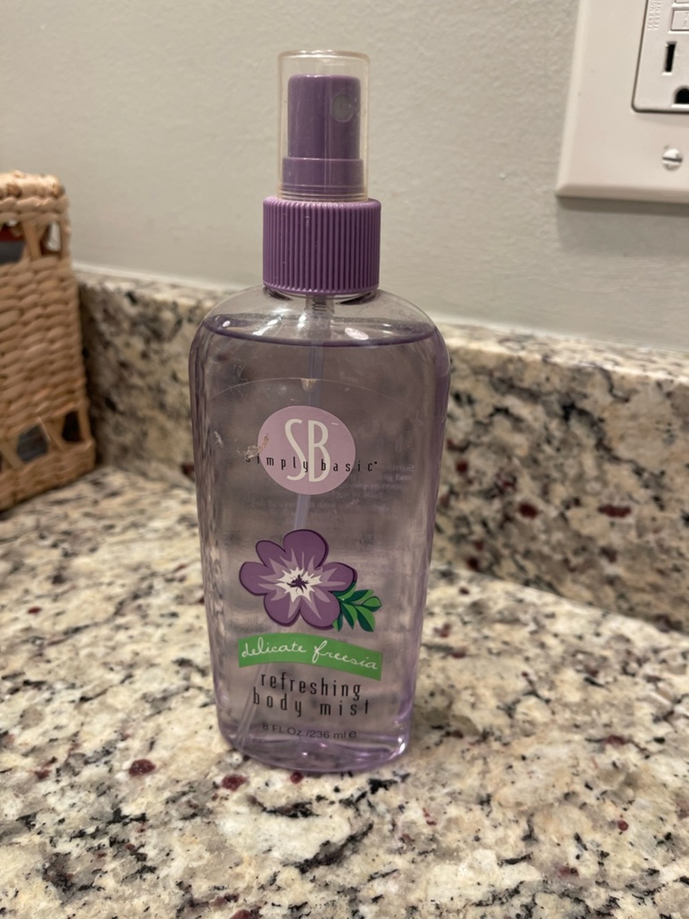Simply Basic Delicate Freesia Refreshing Body Mist